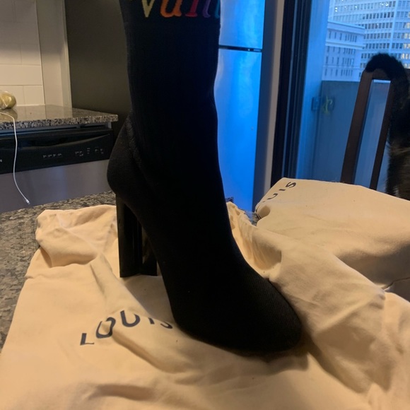 Louis Vuitton Silhouette Boots - Picture 5 of 5